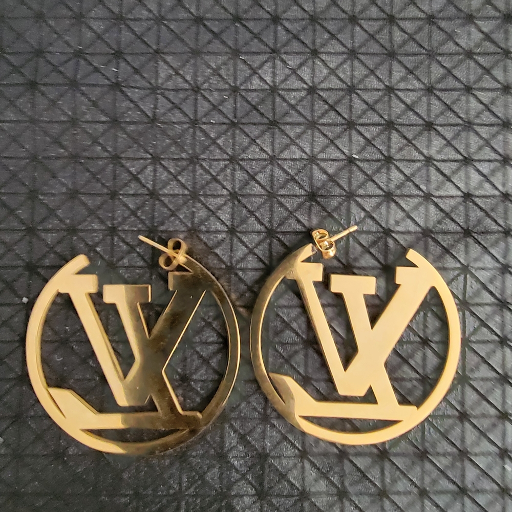 Louis Vuitton Circular Gold Earrings - Picture 2 of 2